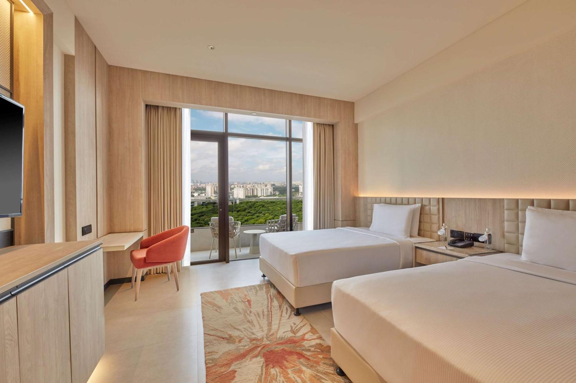 Hilton Gurugram Baani City Centre Гургаон Екстериор снимка