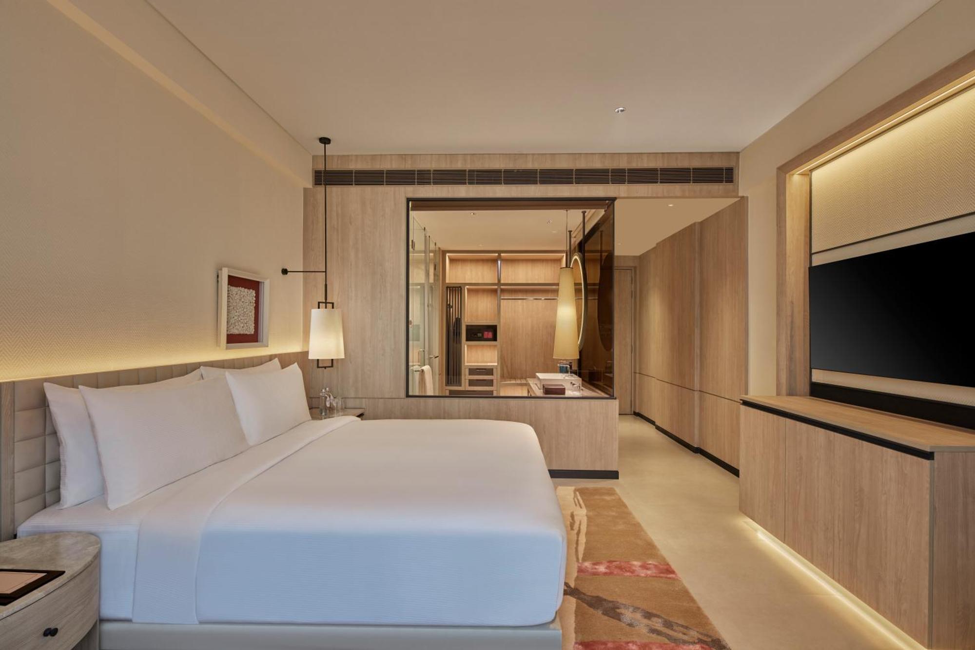 Hilton Gurugram Baani City Centre Гургаон Екстериор снимка
