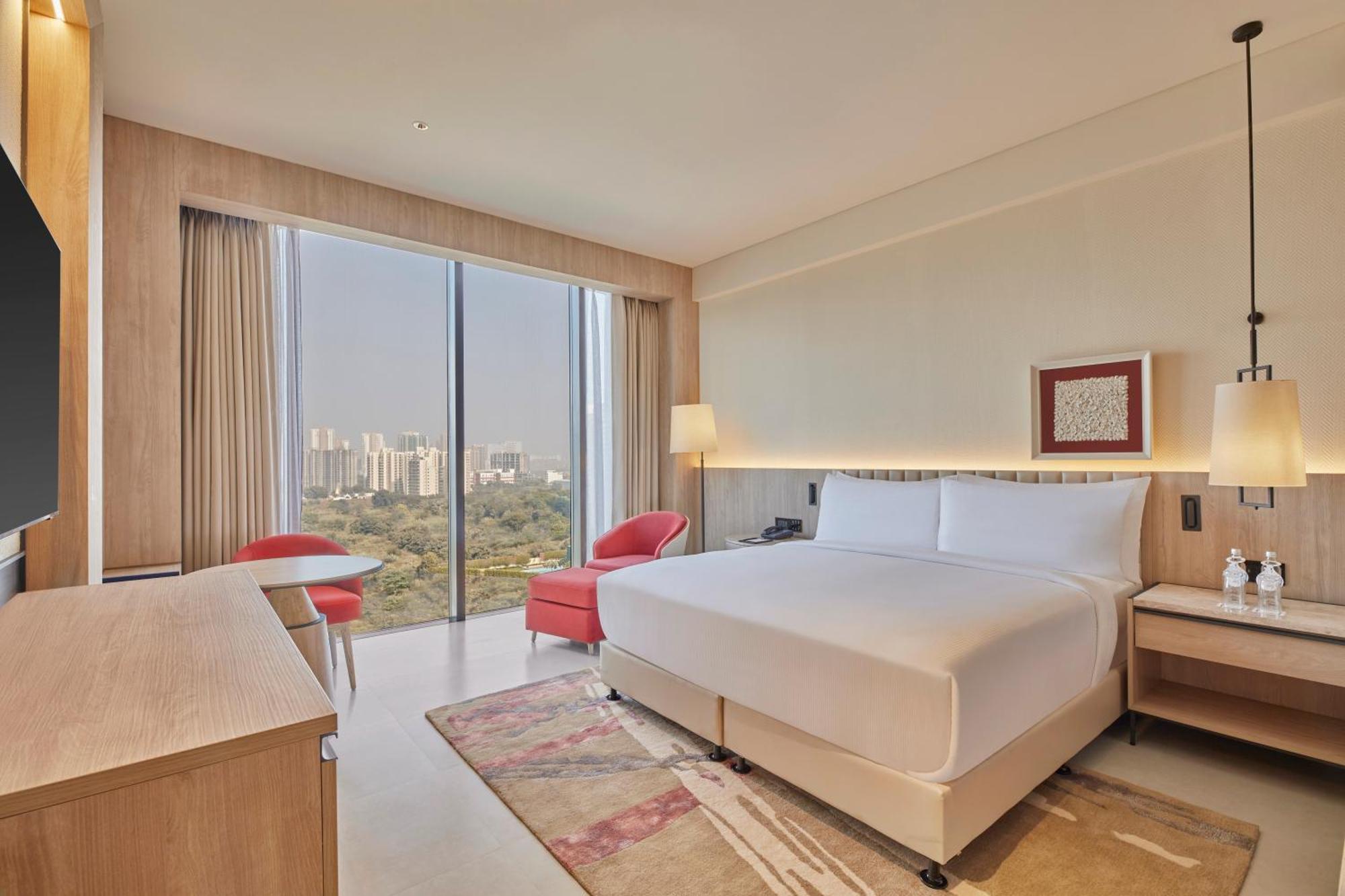 Hilton Gurugram Baani City Centre Гургаон Екстериор снимка