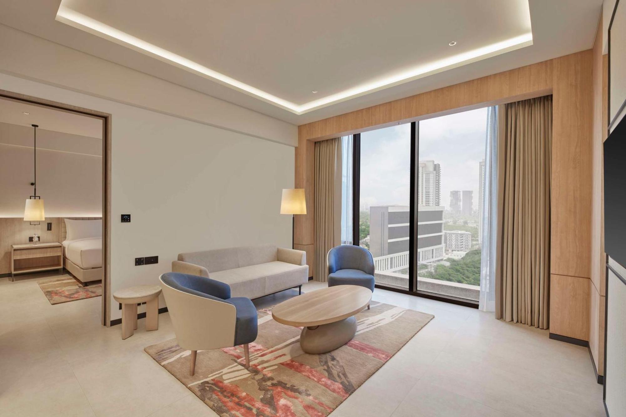 Hilton Gurugram Baani City Centre Гургаон Екстериор снимка